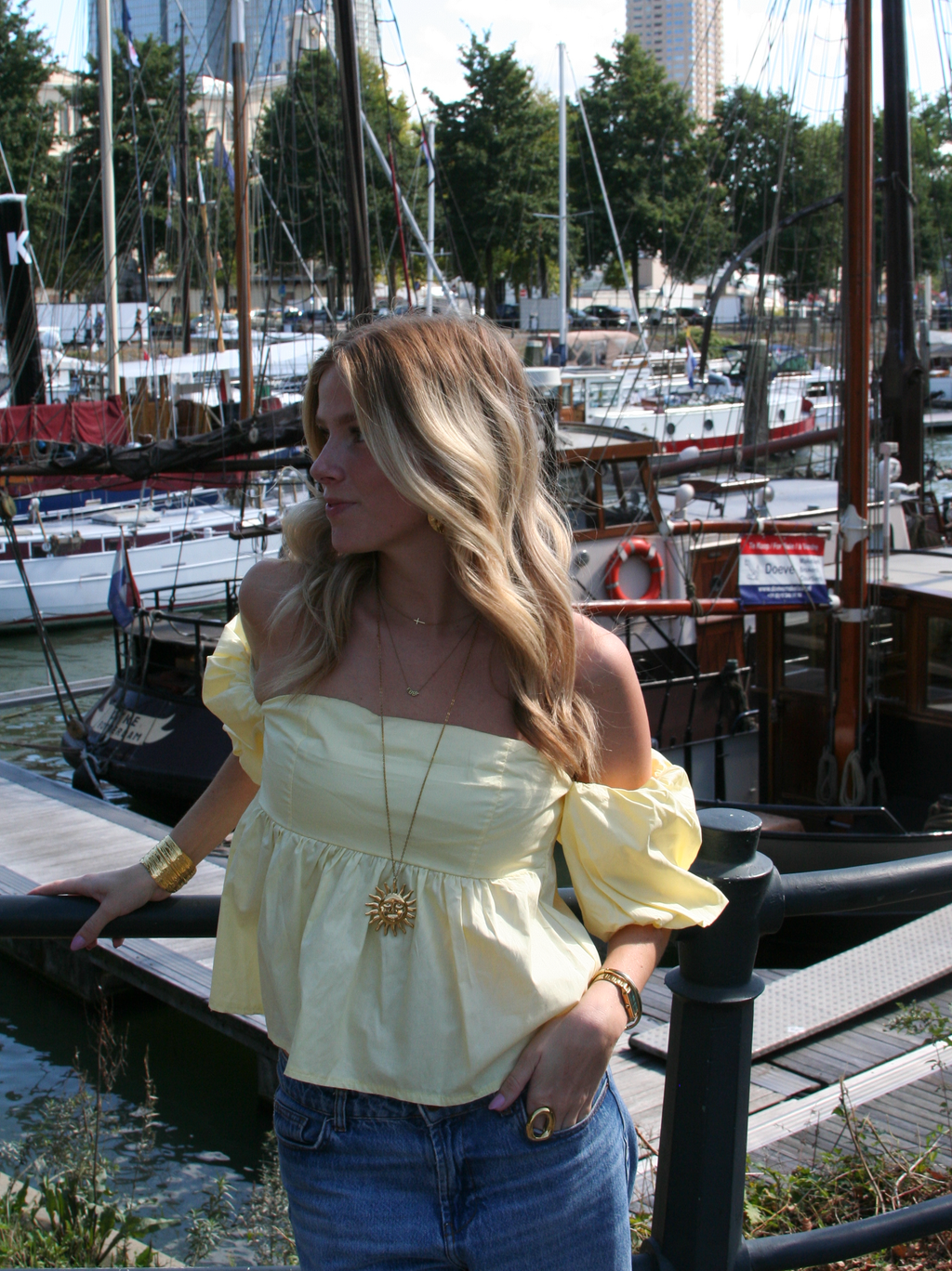 Gigi Off-shoulder top butter yellow