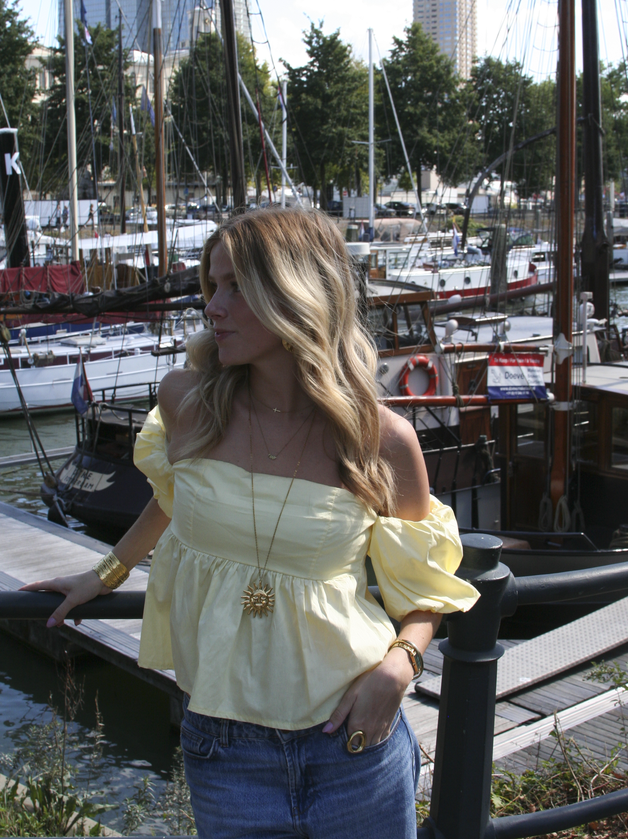 Gigi Off-shoulder top butter yellow