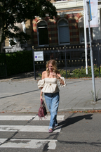 Gigi Off-shoulder top beige