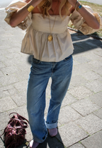 Gigi Off-shoulder top beige